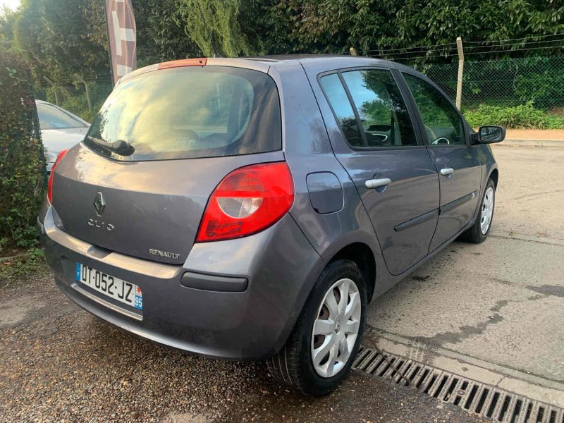 RENAULT CLIO III 1.5DCI 68CV