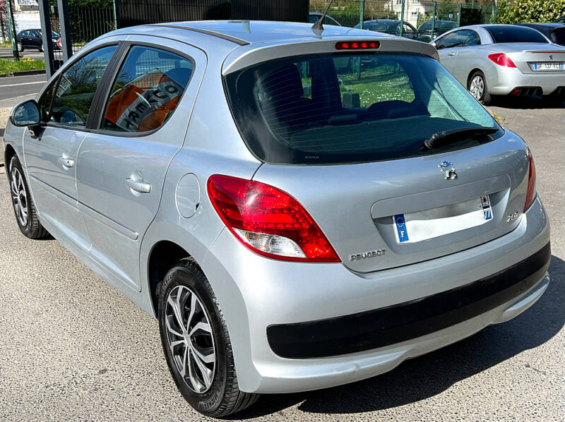 PEUGEOT 207 PHASE 2 1.6 HDI 90 Cv 5 PORTES / CLIMATISATION BLUETOOTH - GARANTIE 1 AN