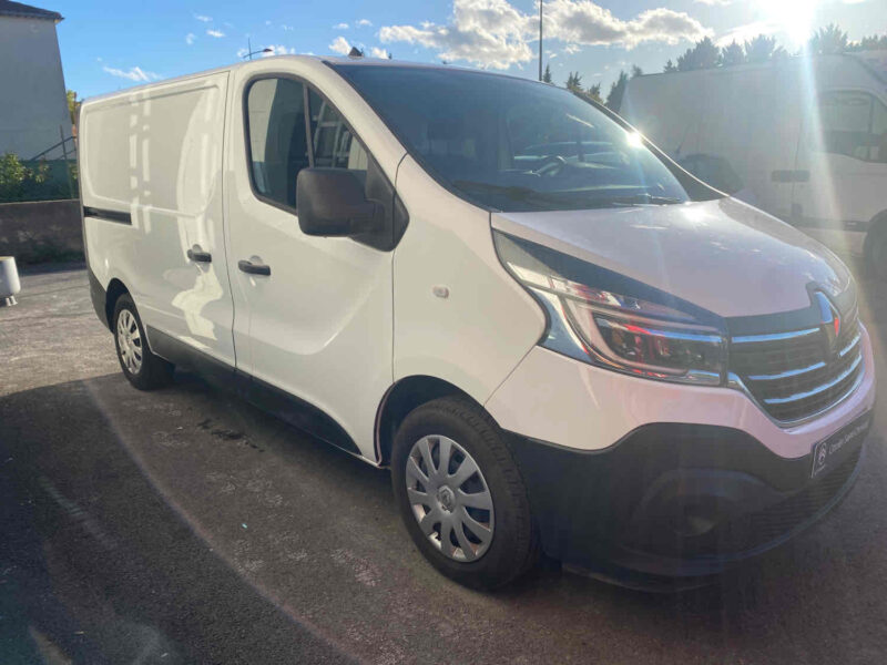 RENAULT TRAFIC III 2.0 DCI 120  2021 20800HT