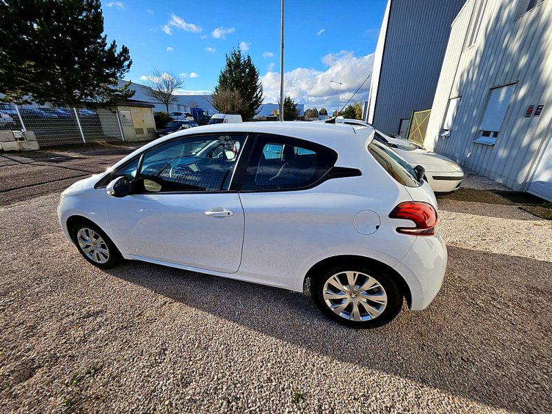 PEUGEOT 208 I 2015