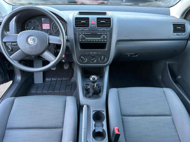 VOLKSWAGEN GOLF V 2004