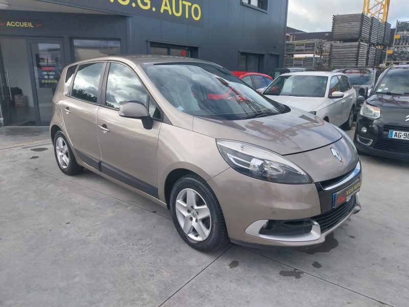 RENAULT MEGANE SCENIC III 1.5 DCi 110 Expression