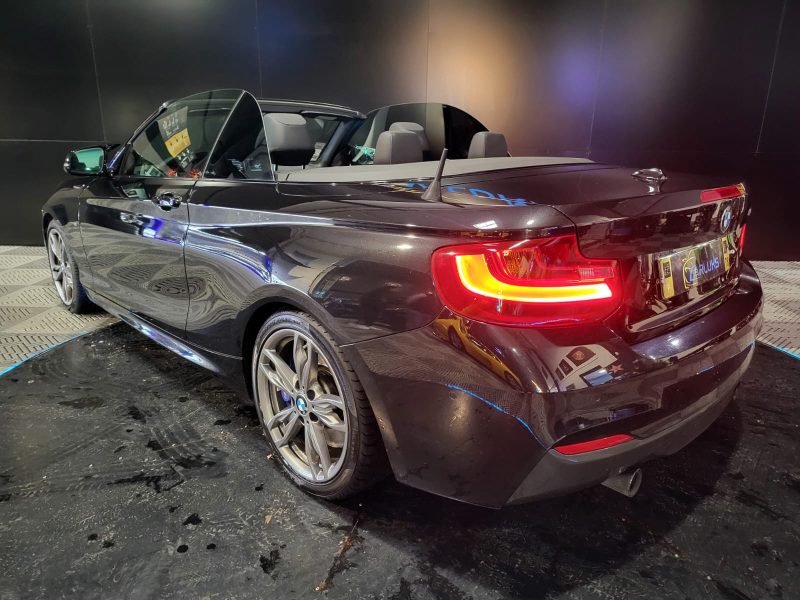 BMW SERIE 2 Cabriolet M235i 326cv BVA // SIEGES CHAUFFANT/RADAR-AV-AR/SONO HARMAN-KARDON