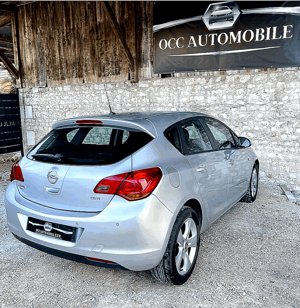 OPEL ASTRA J 2012