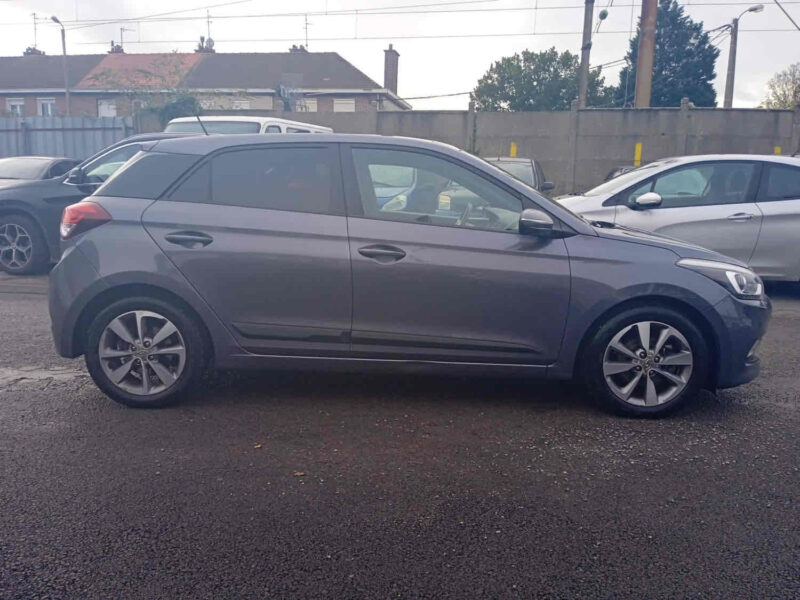 HYUNDAI i20 II 2016