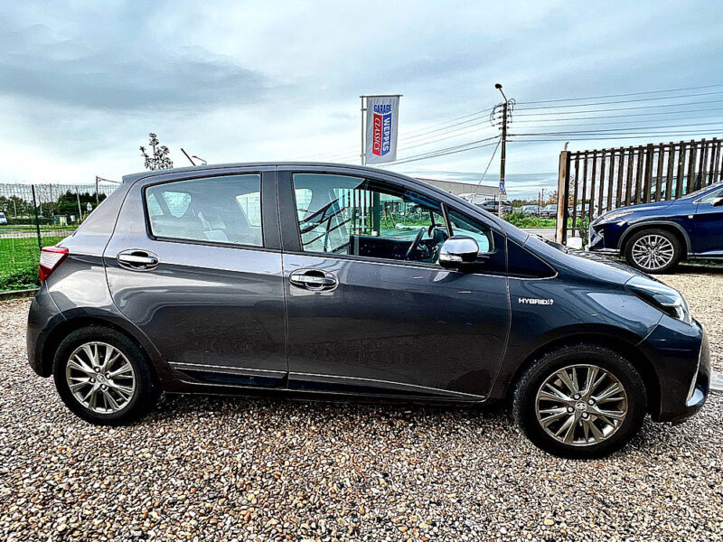 TOYOTA YARIS 2017