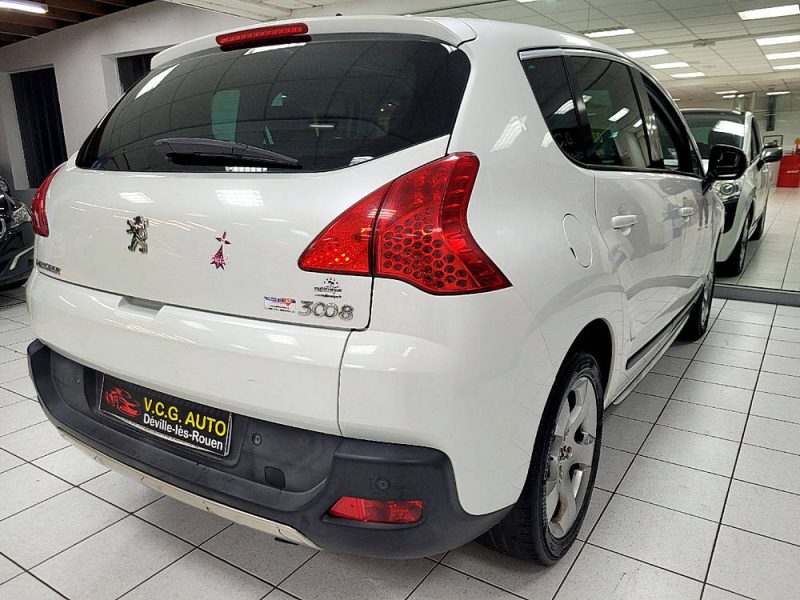 PEUGEOT 3008 2.0 HDi 150 Allure