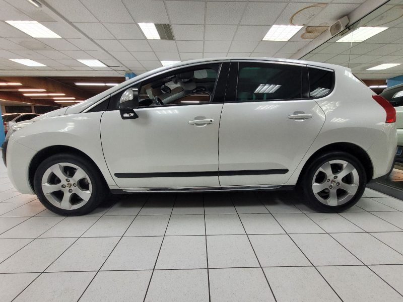 PEUGEOT 3008 2.0 HDi 150 Allure