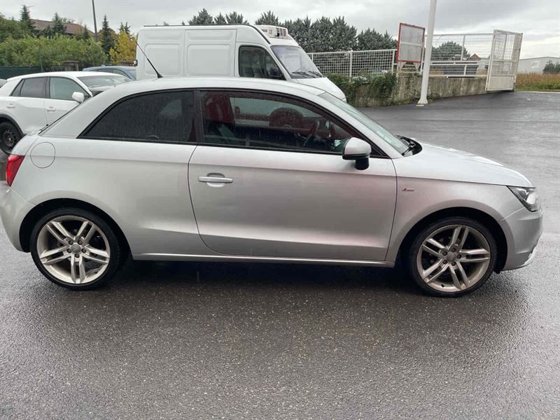 AUDI A1 1.6 TDI 90 S-LINE DSG