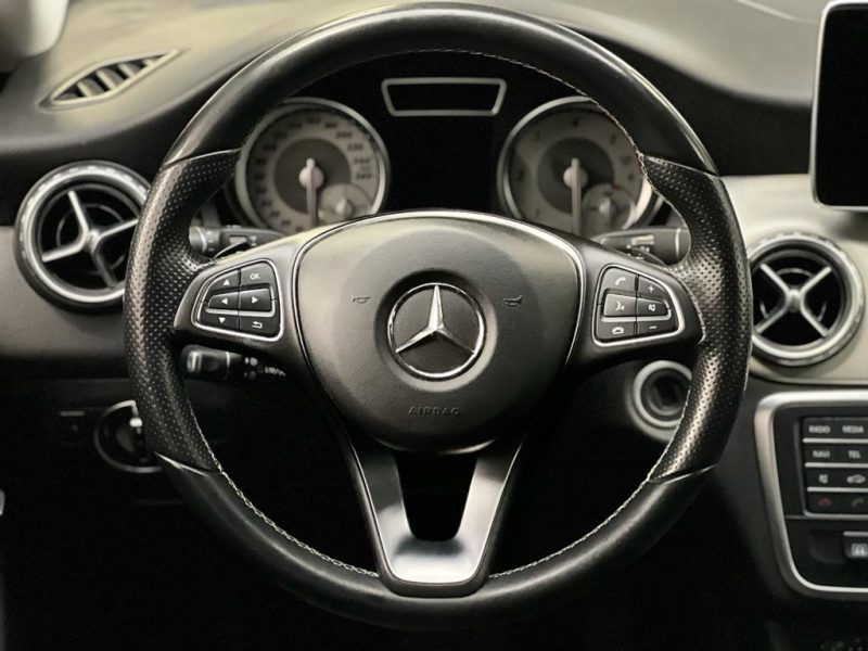 MERCEDES GLA 200D 136CH FASCINATION 4 MATIC