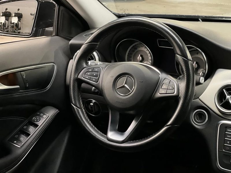 MERCEDES GLA 200D 136CH FASCINATION 4 MATIC