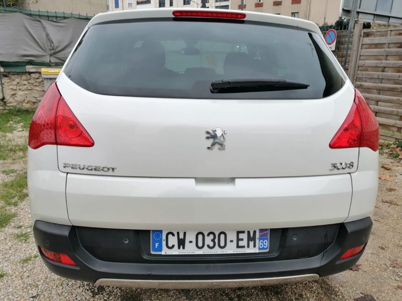 PEUGEOT 3008  2013