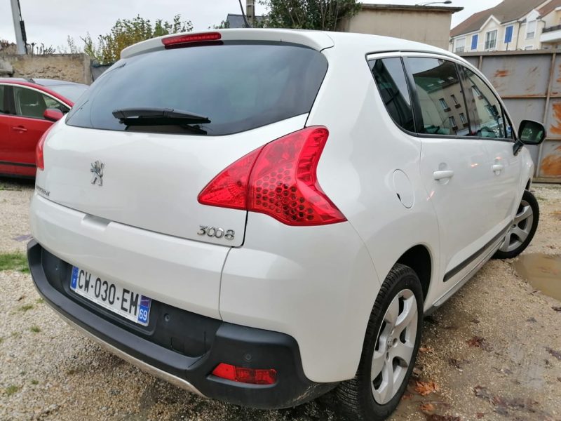 PEUGEOT 3008  2013