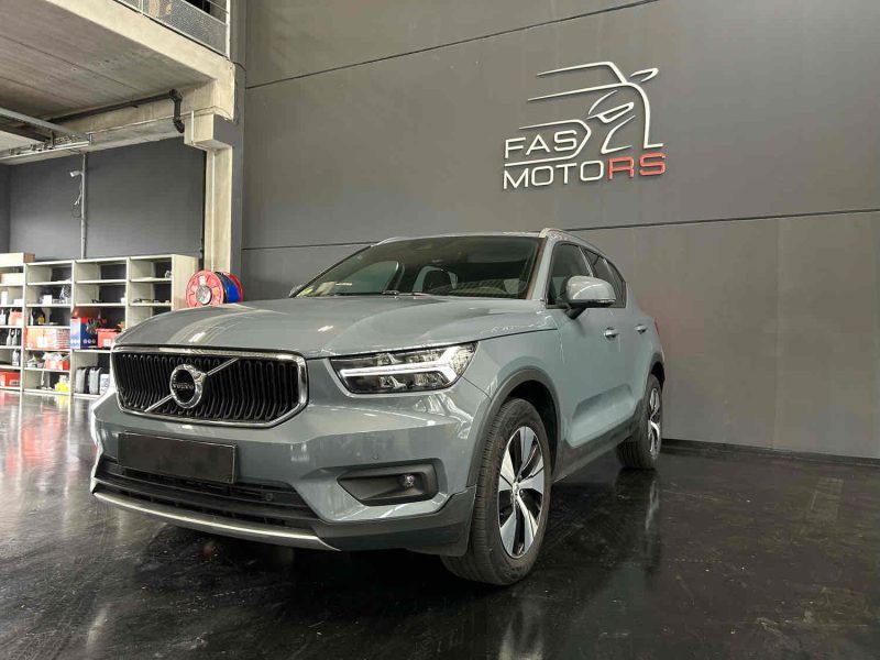 VOLVO XC40 2020