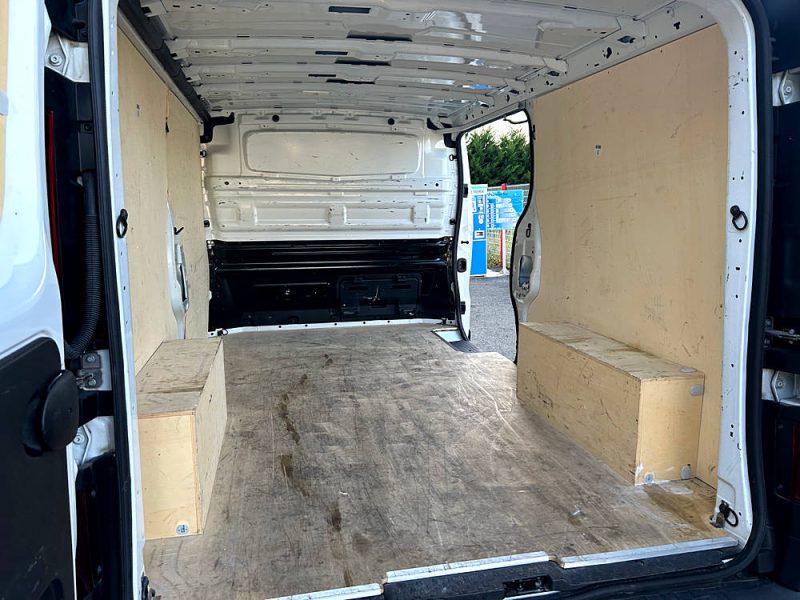 RENAULT TRAFIC III  2020