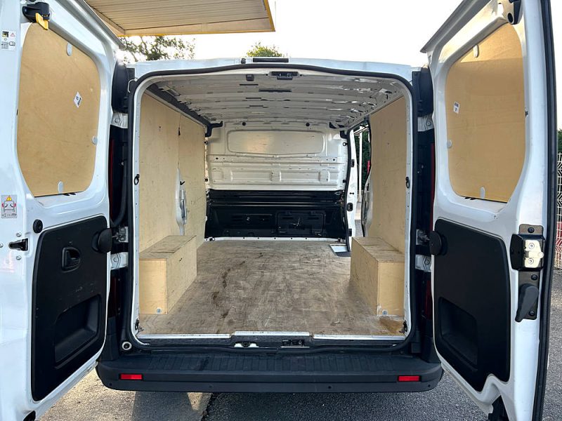 RENAULT TRAFIC III  2020