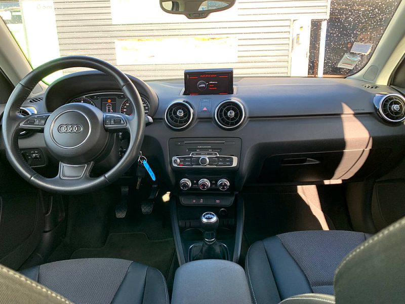 AUDI A1 SPORTBACK 1.6 TDI 116CV AMBIANTE - GARANTIE