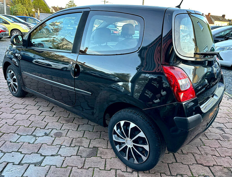 RENAULT TWINGO II 2010