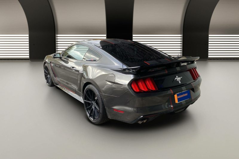 Ford Mustang V6 305ch 