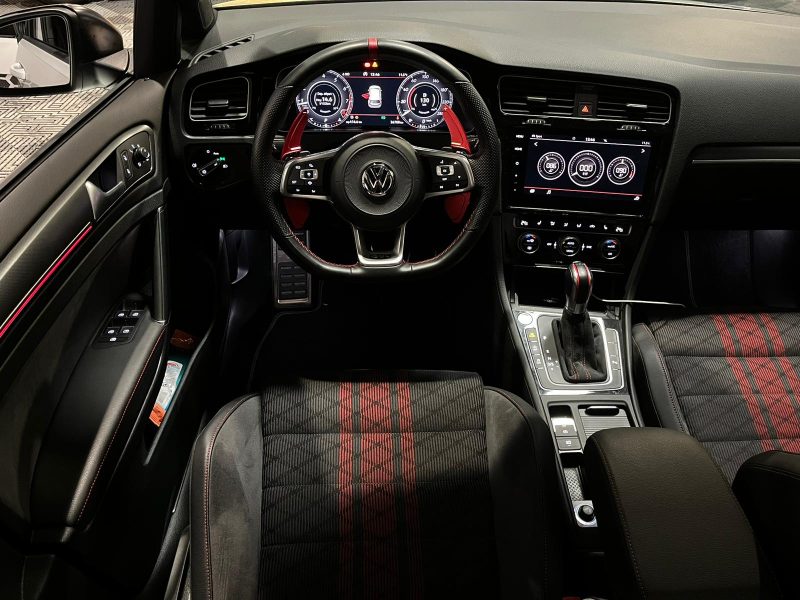 VOLKSWAGEN GOLF VII GTI TCR 2.0 TSI 290cv DSG7 // APPLE CARPLAY/SIEGES CHAUFFANT/TOIT OUVRANT