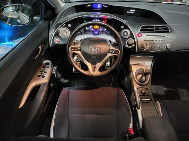 HONDA CIVIC 2.2 i-CTDi 140cv Evolution BVM6 // TOIT PANORAMIQUE/RADAR-AR/RADIO-CD-MP3