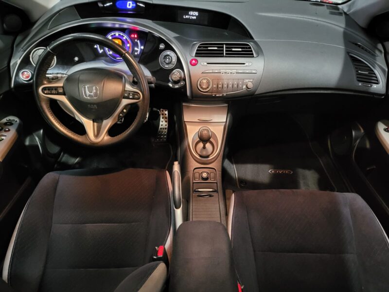 HONDA CIVIC 2.2 i-CTDi 140cv Evolution BVM6 // TOIT PANORAMIQUE/RADAR-AR/RADIO-CD-MP3