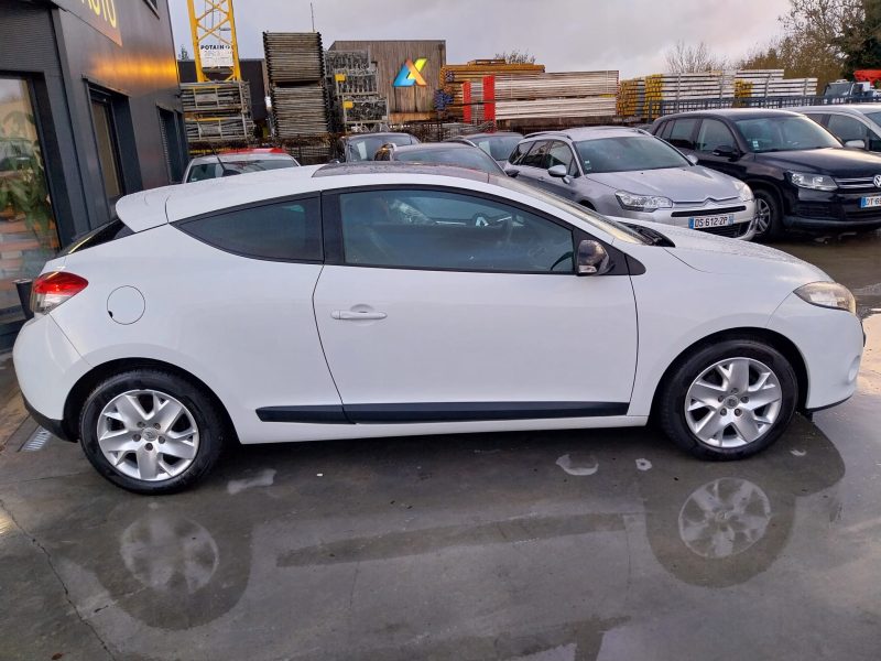 RENAULT MEGANE III Coupe 1.5 dCi 110 Champion