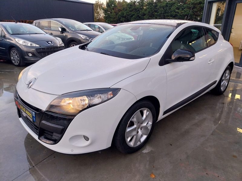 RENAULT MEGANE III Coupe 1.5 dCi 110 Champion