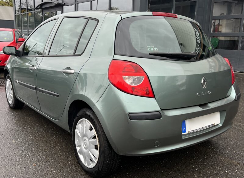 RENAULT CLIO 3 III 1.5 DCI 70 1ERE MAIN / 76 500 KMS 5 PORTES CLIMATISATION BLUETOOTH - Garantie 1an