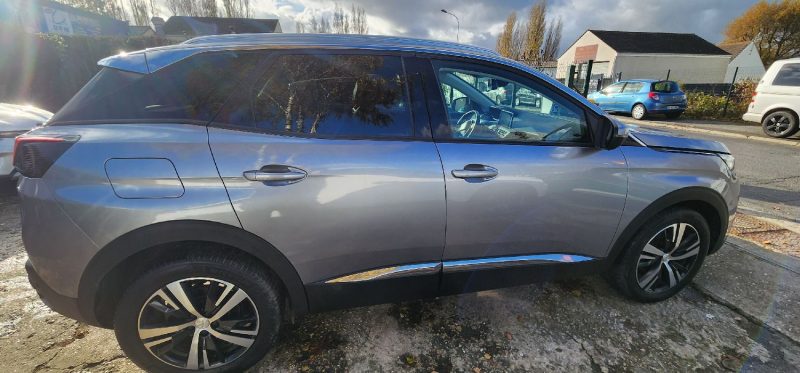 PEUGEOT 3008  2.0 BlueHDi 180ch ALLURE