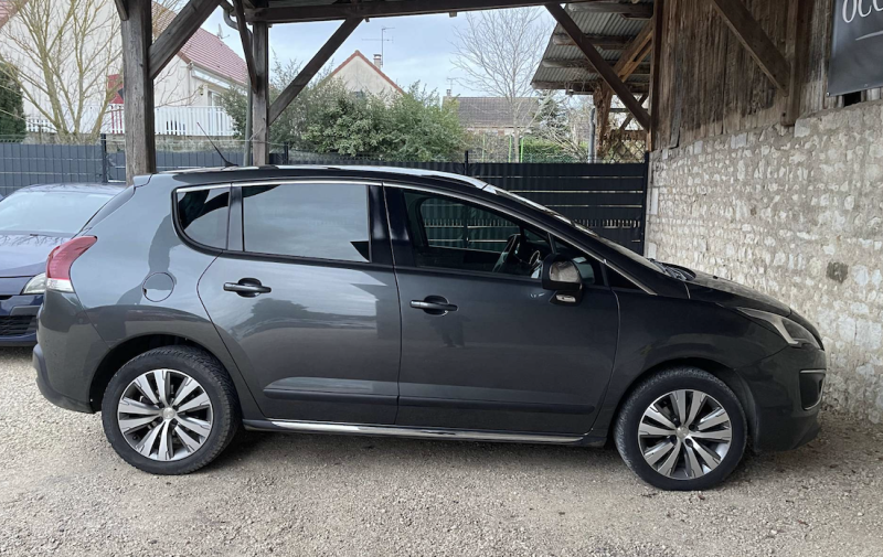 PEUGEOT 3008 Monospace 2016