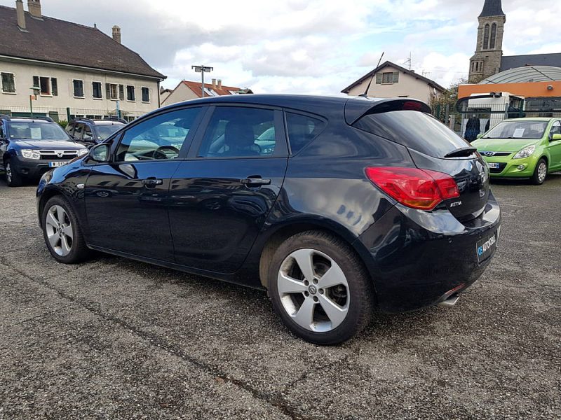 OPEL ASTRA J 1.4i 140CV COSMO