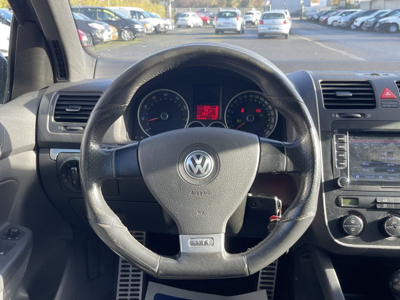 VOLKSWAGEN GOLF V 2005