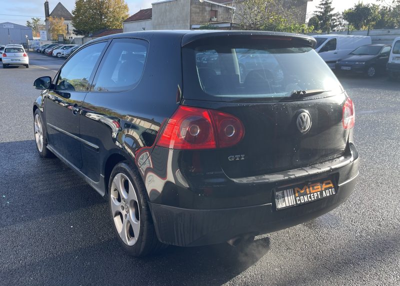 VOLKSWAGEN GOLF V 2005