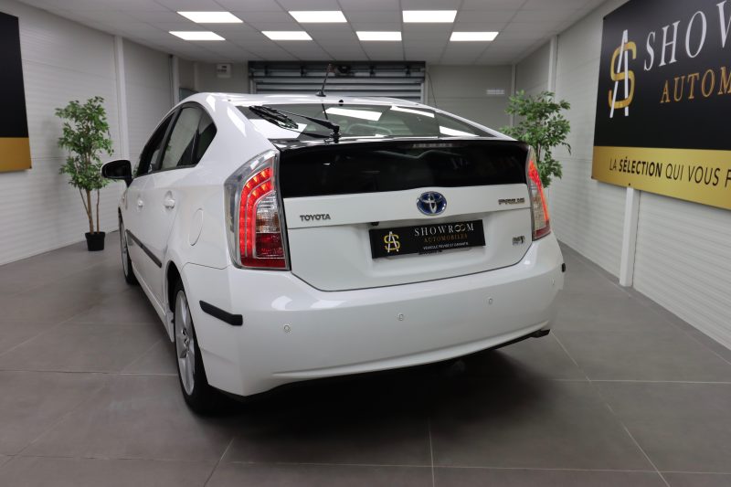 TOYOTA PRIUS 2014