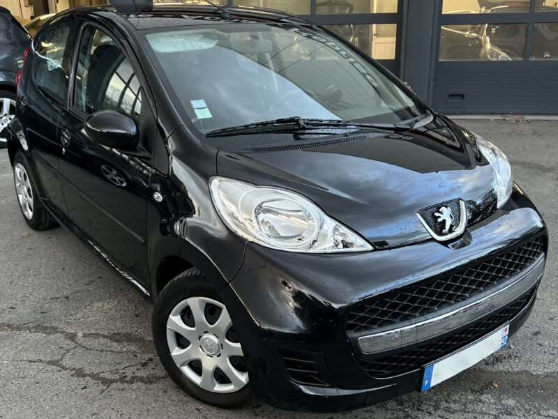 PEUGEOT 107 1.0 68 Cv BOITE AUTOMATIQUE / 7.915 Kms CLIMATISATION 5 PORTES - Garantie 1an