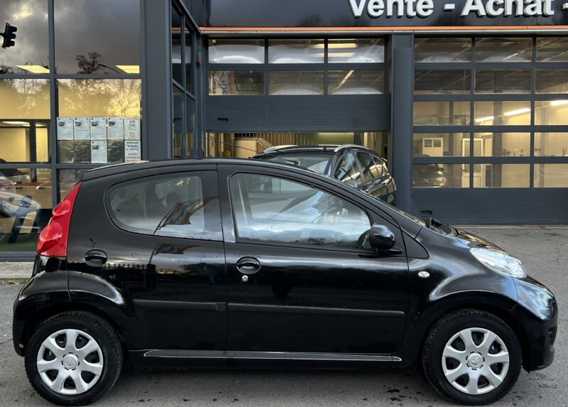 PEUGEOT 107 1.0 68 Cv BOITE AUTOMATIQUE / 7.915 Kms CLIMATISATION 5 PORTES - Garantie 1an