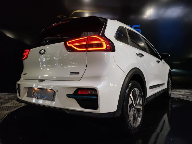 KIA E-NIRO 204cv PREMIUM / REGULATEUR ADAPTATIF / SIEGE ELECTRIQUE / ANGLE MORT / SIEGES