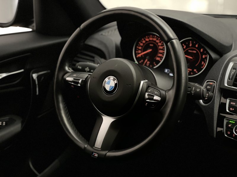 BMW Série 1 120i 177CH SPORT LINE