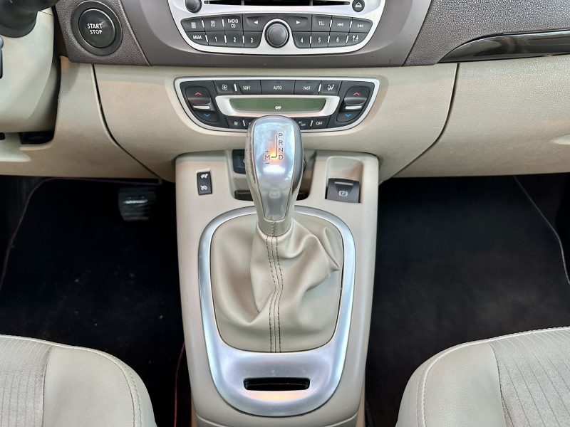 RENAULT SCENIC 2011