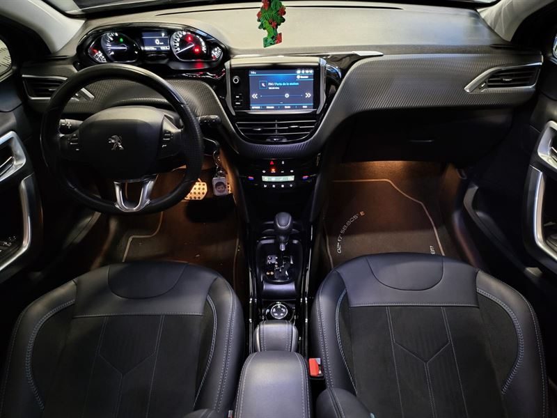 PEUGEOT 2008 1.2 PURETECH 110CH CROSSWAY / TOIT PANO+CAMERA+CARPLAY