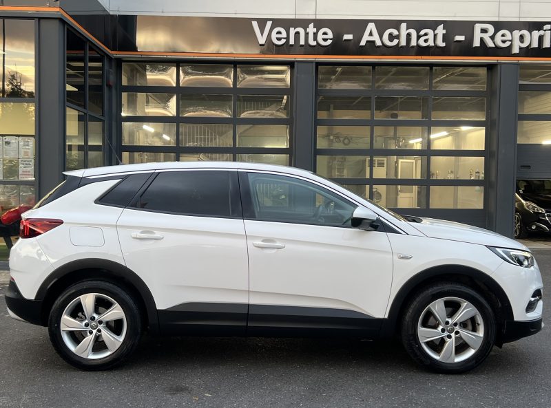 OPEL GRANDLAND X 1.2 130 Cv BOITE AUTOMATIQUE ATTELAGE CAMERA APPLE CARPLAY - GARANTIE 1 AN