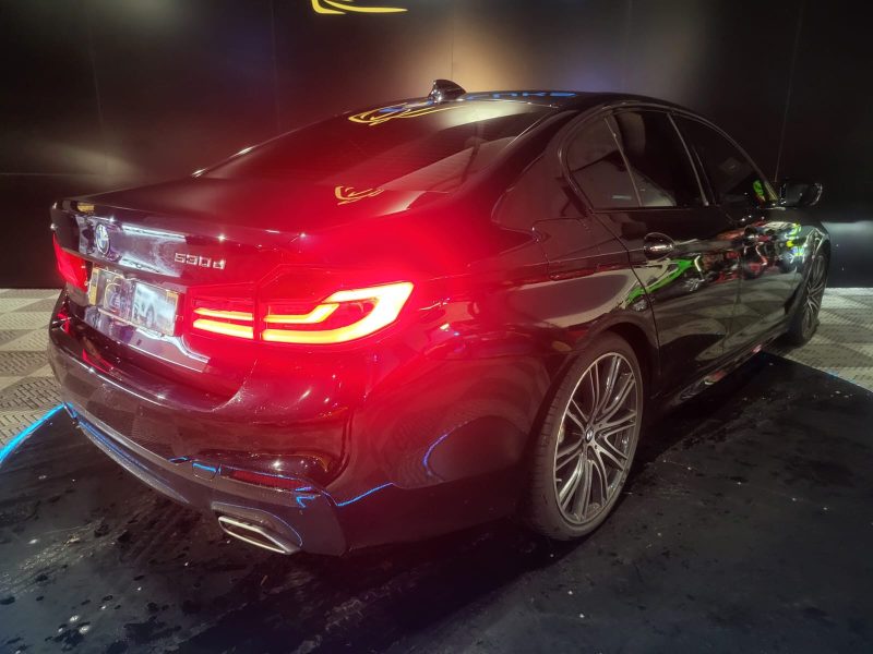 BMW SERIE 5 530d 265cv xDrive M-Sport BVA // TOIT OUVRANT/SIEGES CHAUFFANT/CAMERA 360°