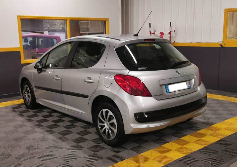 PEUGEOT 207 1.4 HDI 70 