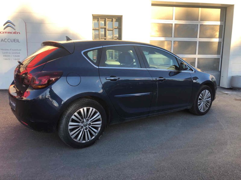 OPEL ASTRA J 2011