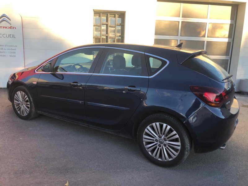 OPEL ASTRA J 2011