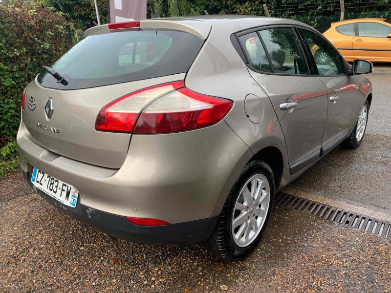 RENAULT MEGANE III 2.0CVT 140CV