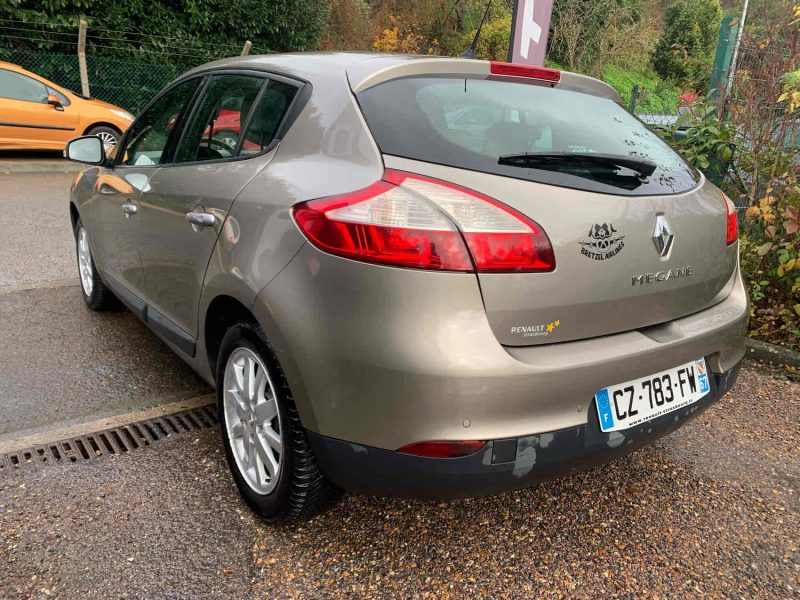 RENAULT MEGANE III 2.0CVT 140CV