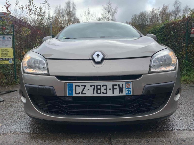 RENAULT MEGANE III 2.0CVT 140CV