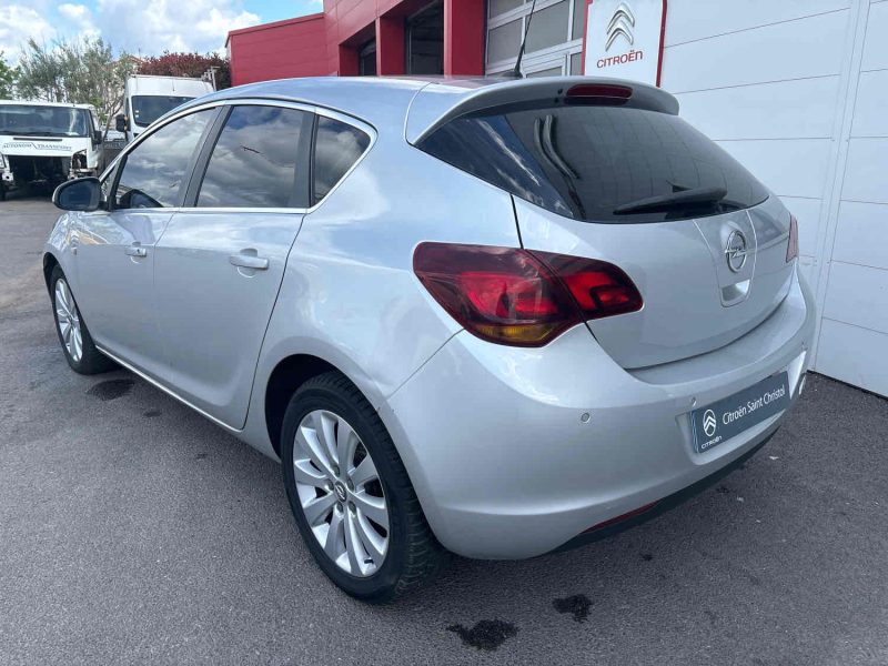 OPEL ASTRA 2011